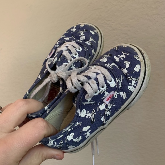 Snoopy vans - Picture 3 of 4